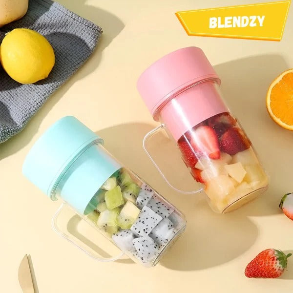 Portable smoothie blender bottle with stainless steel blades